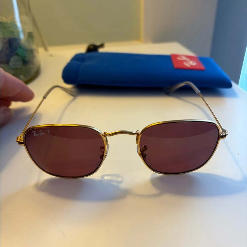 Youth Ray-Ban Frank Gold Frame Sunglasses with Rose colored Lenses
